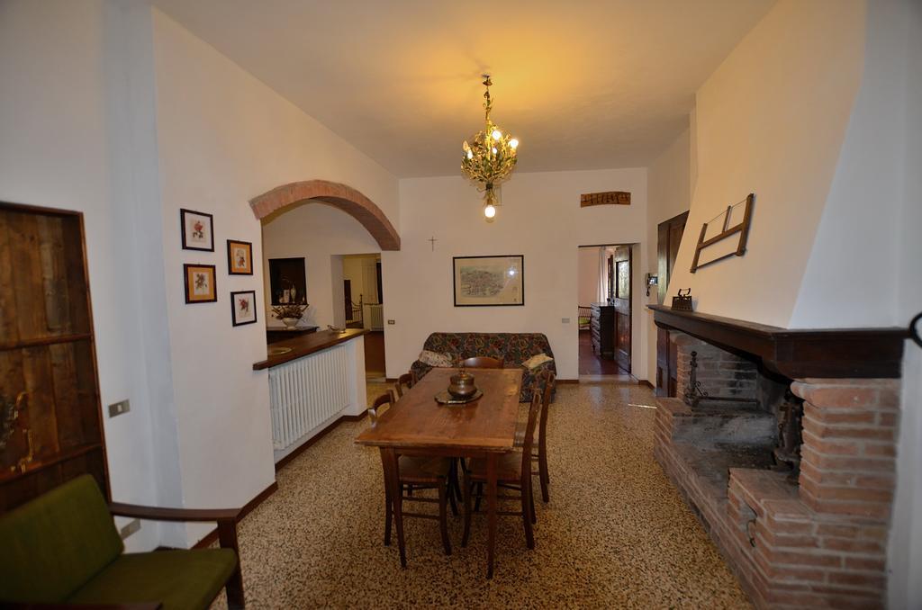 Agriturismo Poggio Ai Grilli Villa Gambassi Terme Room photo